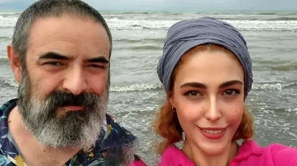 فیلم/ حسن معجونی:  زنم شاگرد کلاس من بود ... /  25 سال ازش بزرگترم ...  / بهش حق می‌دم ازم خسته بشه تنهام بذاره ....