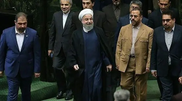 فوری/ یک نماینده مجلس خواستار استیضاح رئیس جمهور شد !