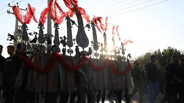 روایت 40 سال علامت سازی در پلاک 121 خیابان مولوی + فیلم