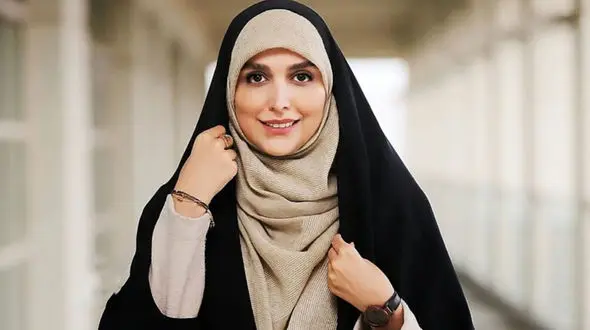 اولین عکس از موهای چتری خانم مجری محجبه ! / مژده لواسانی با چادر شیک تر است !