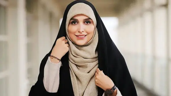 اولین عکس از موهای چتری خانم مجری محجبه ! / مژده لواسانی با چادر شیک تر است !