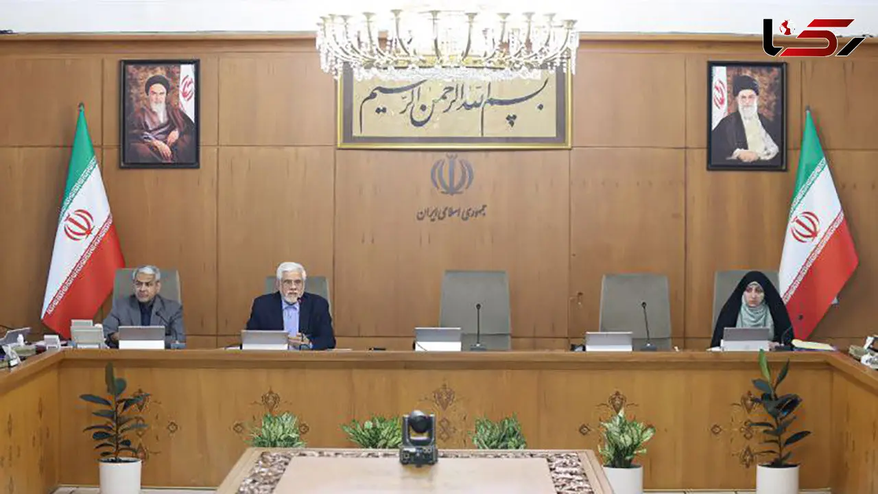گزارش وزیر بهداشت از کاهش چشمگیر مهاجرت کادر درمان در 6 ماهه دوم سال 1403