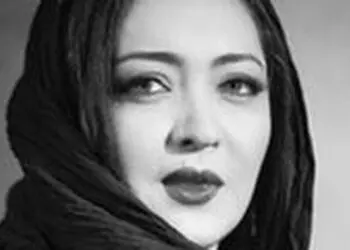 فیلم / عاشقانه‌ای از نیکی کریمی با شعری از فروغ فرخزاد، صدایی که روح را مهمان ابرها می‌کند / در اتاقی که به اندازهء یک تنهاییست دل من به اندازهء یک عشقست