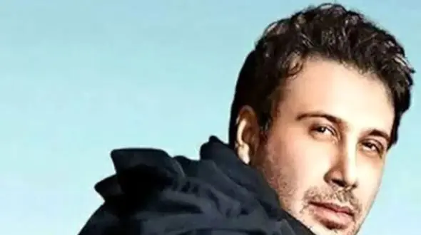 عکس / محسن چاوشی با عزیزترین‌هایش؛ تصویری رویایی از خواننده محبوب در ساحل