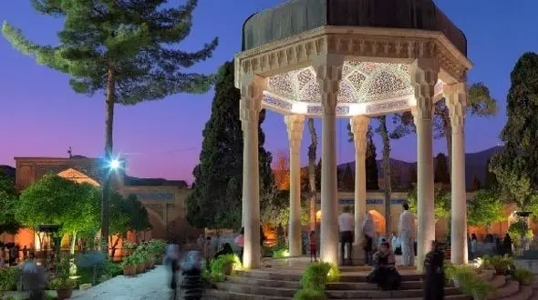 شب گردی در شیراز؛ خیابان‌های دیدنی شیراز برای گردش شبانه