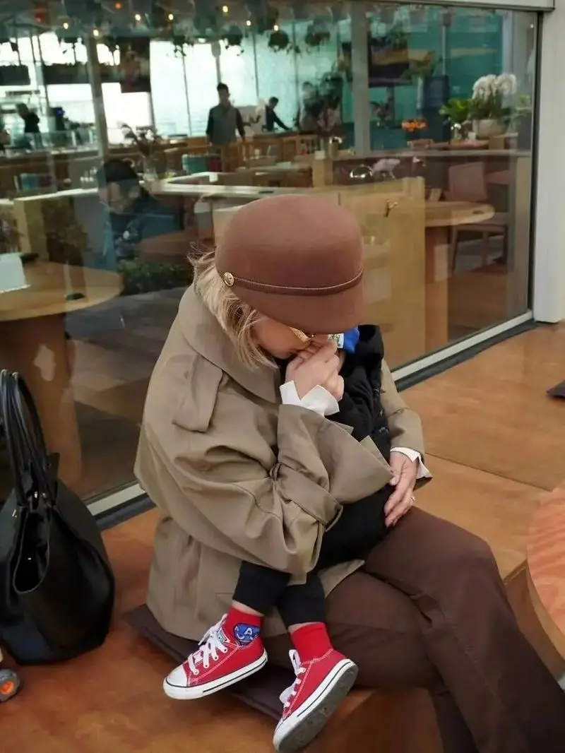 روز مادر در خانه بهرام رادان و مینا مختاری | تصاویر