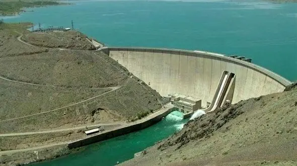 تا ۳ ساعت دیگر سد مروک سرریز می‌کند / بعضی از درودی ها حاضر به تخلیه خانه‌های خود نیستند !