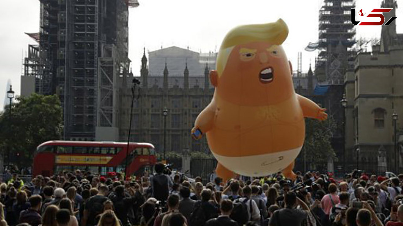 بالون تمسخر‌آمیز ترامپ در آسمان لندن به پرواز درآمد +تصاویر 