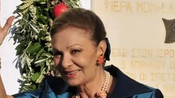 ژست فرح پهلوی با پرچم اسرائیل / نمایش وفاداری به اربابان به سبک مادر ربع پهلوی + عکس