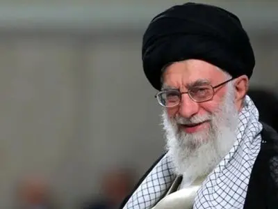 فیلم / رییس جمهور منفور در بیت رهبری کی بود ؟! / رهبری شهید چه رفتاری با او داشت / به روایت احمد عبدالرحیمی 