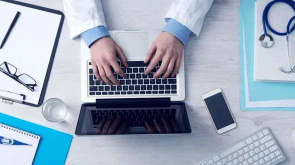 توییت تامل برانگیز سخنگوی نظام پزشکی / تا 3 سال دیگر گدای پزشک می شویم !