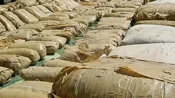 کشف بیش از 3 تن مواد افیونی توسط پلیس اصفهان/ انهدام 10 باند قاچاق مواد مخدر 