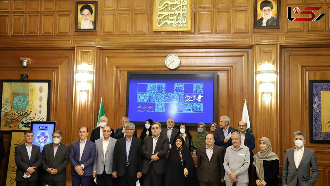 عکس یادگاری نمایندگان شورای شهر پنجم در آخرین جلسه شورا