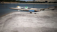 روایتی از شرایط اسفناک دریاچه آزادی/ به جای غرق شدن، در دریاچه قدم بزنید! + تصاویر 