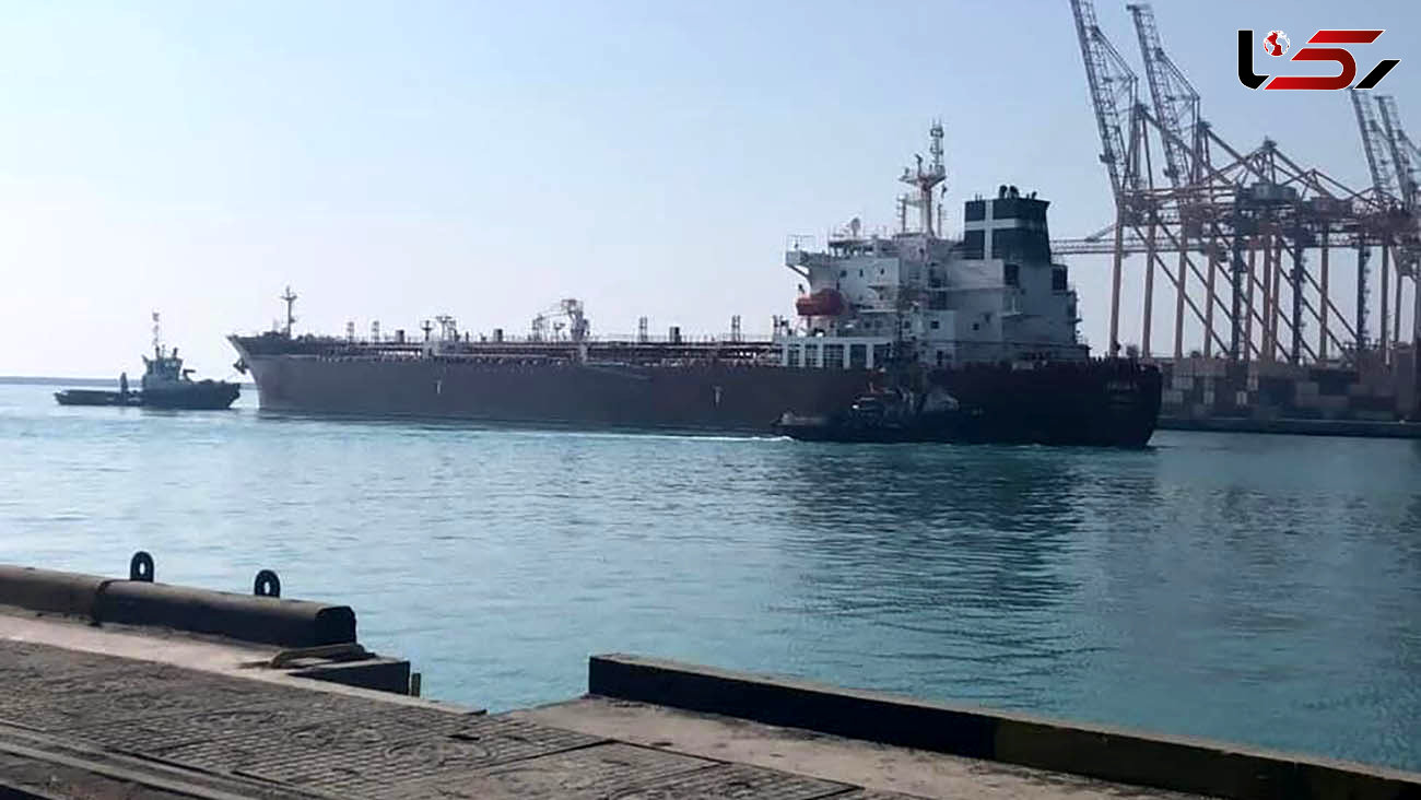 پهلوگیری کشتی ۴۲ هزار تنی روغن خام خوراکی در بندرعباس