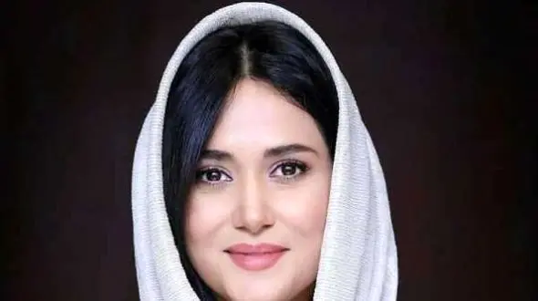 موتورسواری پریناز ایزدیار و محسن تنابنده در خیابان