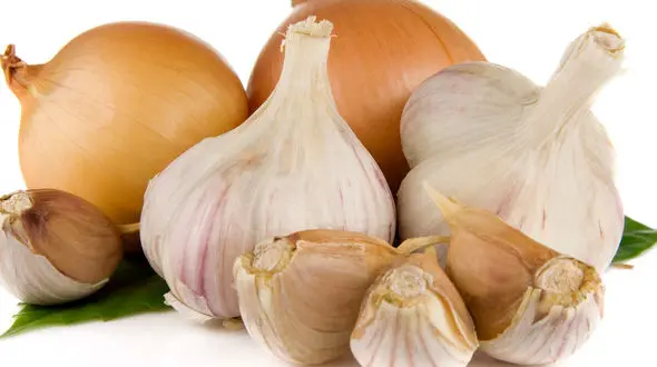 ماسک طبیعی سیر و رویش مجدد موی سر/با ریزش مو خداحافظی کنید