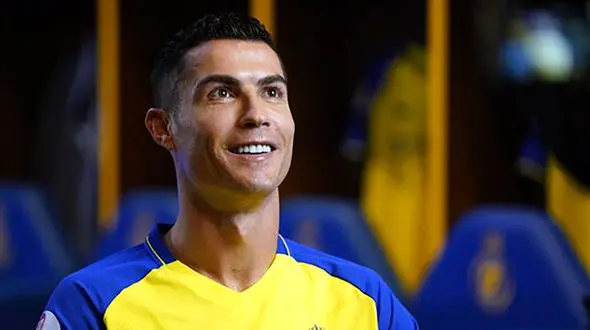 ضربه سر رونالدو در عربستان سوژه شد + فیلم