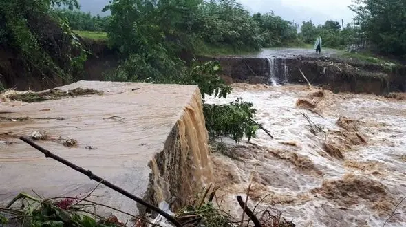 مفقود شدن ۴ نفر در سیل فومن صحت ندارد 