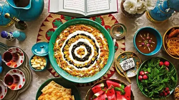 آش رشته مناسب افطار نیست