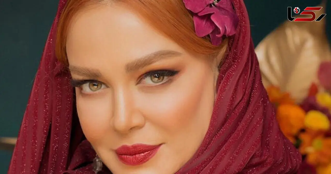 عکس متفاوت خانم بازیگر در نمایش نامه خوانی
