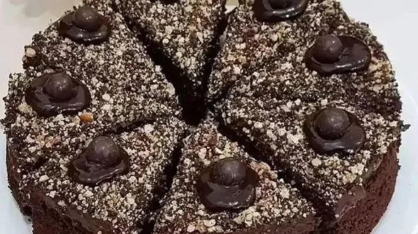 طرز تهیه کیک شکلاتی مخصوص نوروز