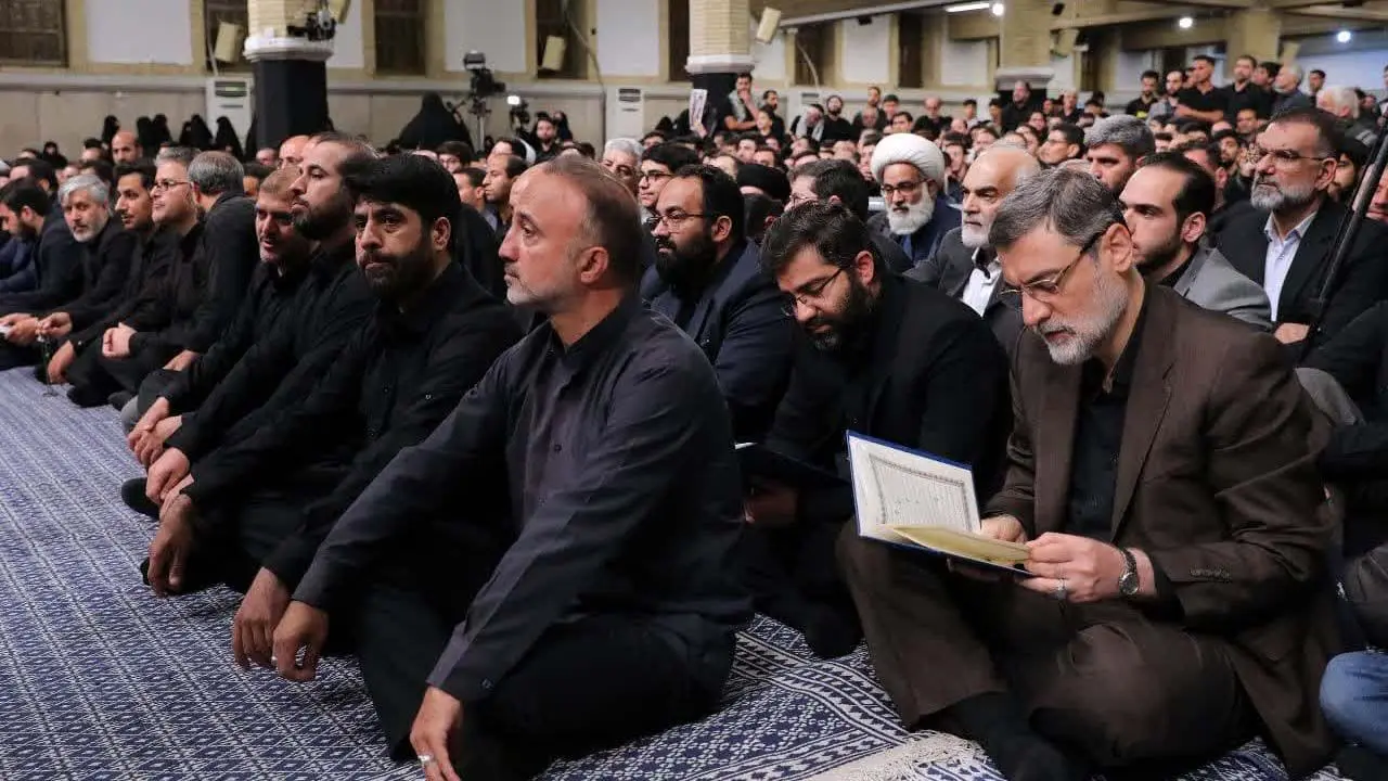 گزارش تصویری مراسم بزرگداشت رئیس‌جمهور شهید و همراهان گرامی ایشان با حضور رهبر انقلاب در حسینیه امام خمینی (ره). ۱۴۰۳/۳/۵