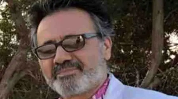 دانلود آهنگ معین / آواز عاشقانه  مثل پروانه ای که دور نور