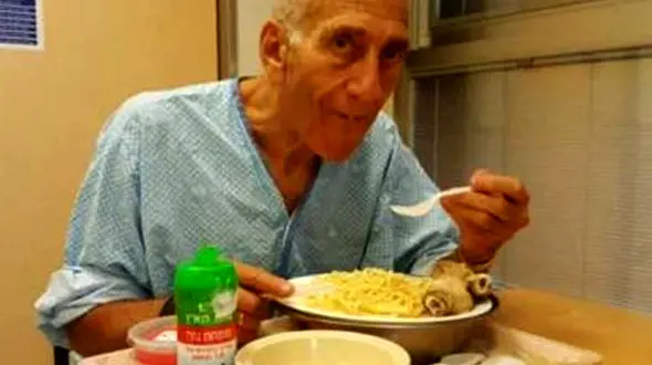 جدیدترین عکس نخست وزیر سابق اسرائیل در زندان