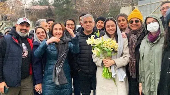 اولین عکس از ترانه علیدوستی بعد از آزادی 