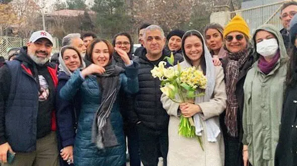 اولین عکس از ترانه علیدوستی بعد از آزادی 
