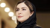 فیلم / خانم مجری سابق تلویزیون رو قطعا با این تیپ نمی‌شناسید / لباس مجلسیِ عروسکی و صورتی رنگ نجمه جودکی در فضای مجازی سروصدا به پا کرد!