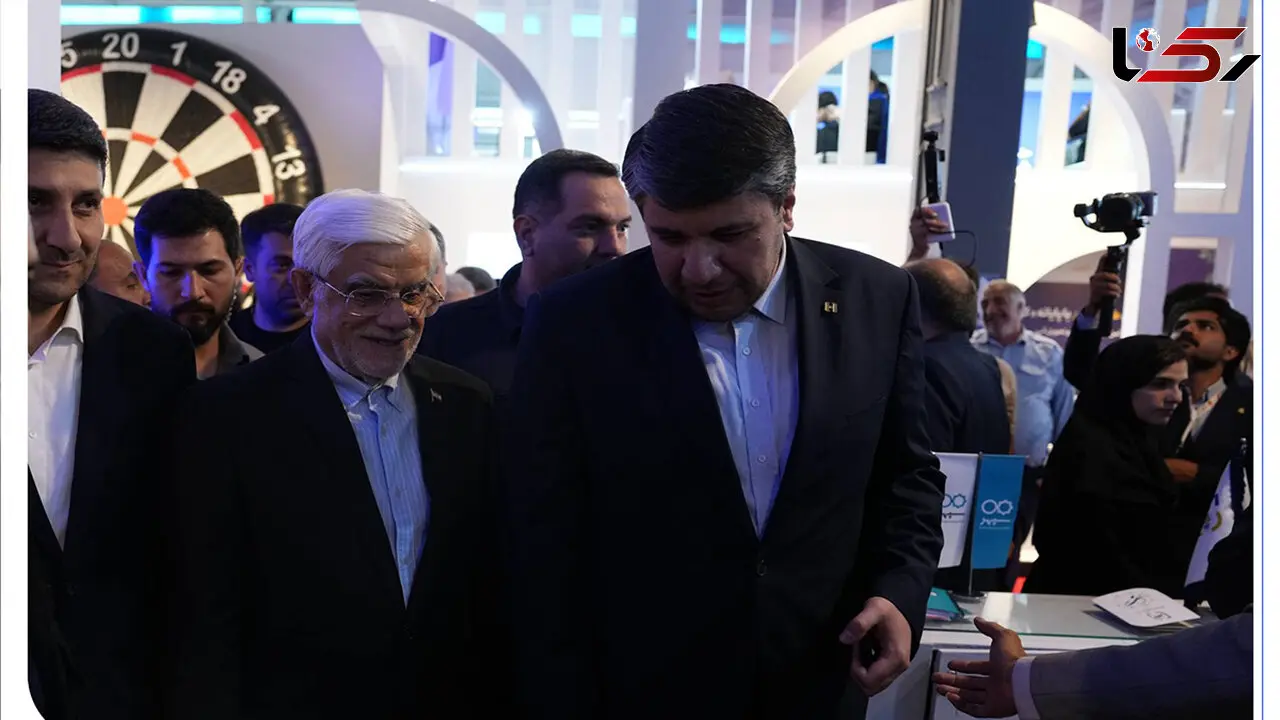 میزبانی بانک صادرات ایران از معاون اول رئیس‌جمهور در نمایشگاه الکامپ/ قدردانی محمدرضا عارف از عرضه خدمات هوشمند به مشتریان