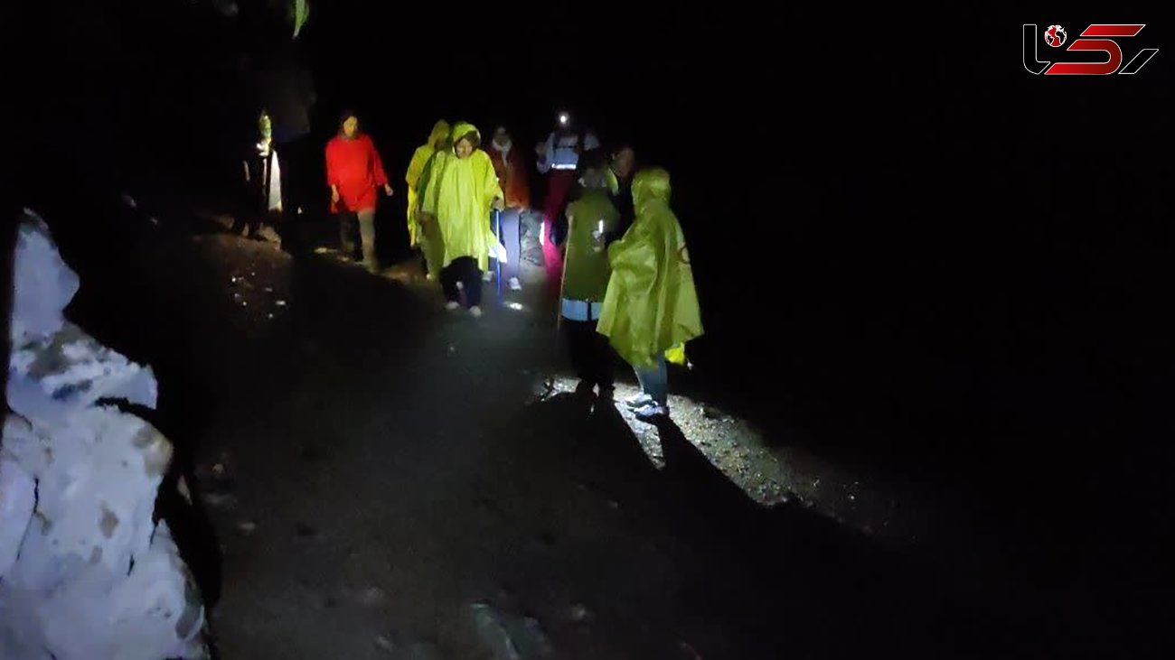 نجات جان ۶ نفر در ارتفاعات بوژان نیشابور توسط نجاتگران‌ هلال احمر خراسان رضوی