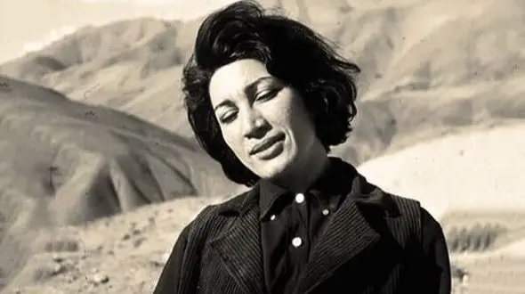 فیلم/ عشق، تنهایی و زنی که از درد زیبایی ساخت / نمی دانم چرا تحمل جمعیت را ندارم، تحمل زندگی فامیلی را ندارم/ شعری که فروغ فرخزاد برای همیشه جاودانه کرد