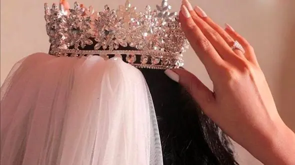 این زن سن بالای ایرانی‌‌ ملکه زیبایی آلمان شد ! + عکس و بیوگرافی 