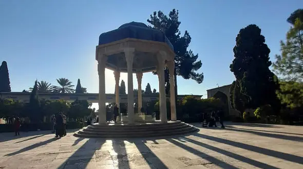 فال حافظ امروز / 11 آذر ماه با تفسیر دقیق + فیلم