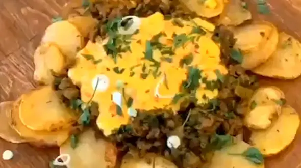 طرز تهیه خوراک سیب زمینی با گوشت چرخ کرده + فیلم