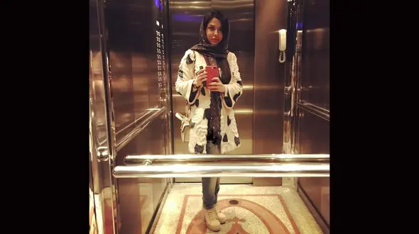 سلفی لیلا اوتادی در آسانسور