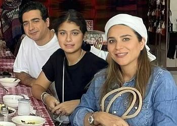 فیلم آواز همایونی / همایون شجریان سر میز غذا مسلط و قبراق زنده میخونه  / آهنگ مانند شمع سوختم
