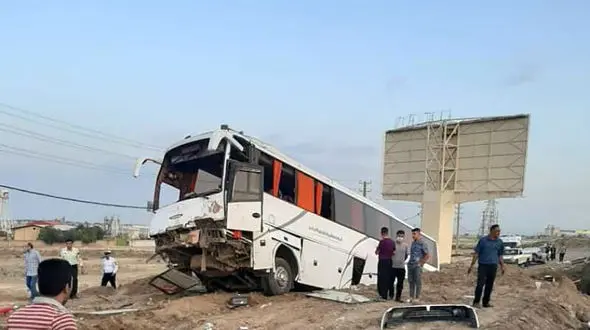 تصادف خونین اتوبوس و تریلی در سبزوار / صبح امروز رخ داد