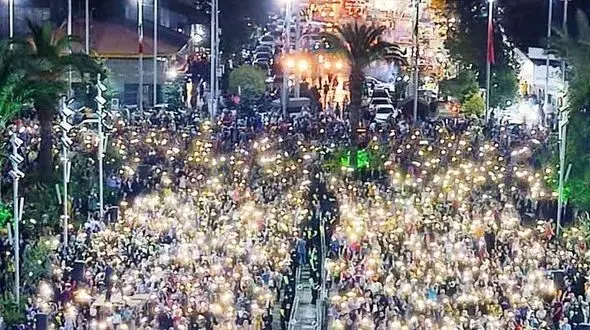 حضور با شکوه بیش از ۲۰هزار گیلانی در جشن میلاد امام خوبی‌ها /رشت غرق در نور و شادی شد + گزارش تصویری
