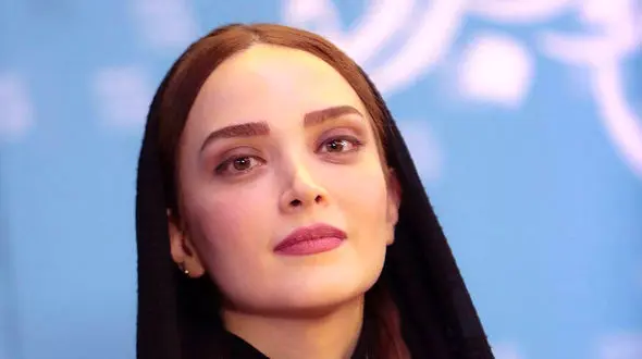 غوغای لباس اندامی بهنوش طباطبایی ! / مدل بلای پشت بام های تهران ! + عکس