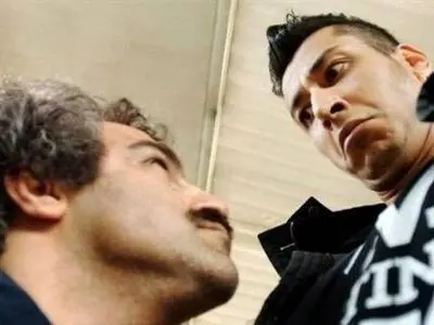 فیلم/ دعوای خنده دار محسن تنابنده و بهرام افشاری در پشت صحنه سریال پایتخت 