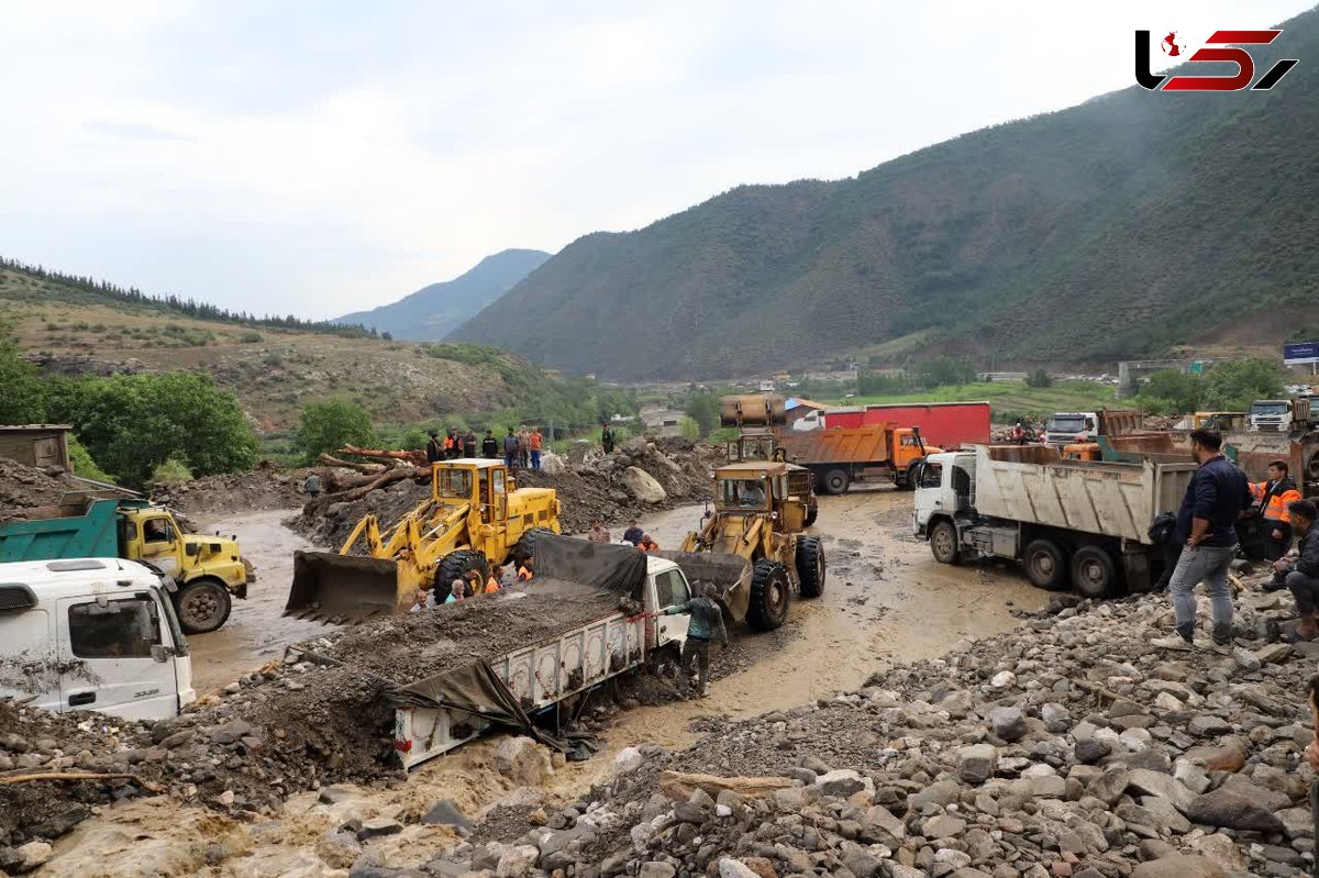   ۱۶ خودرو در محور سوادکوه گرفتار سیل شدند