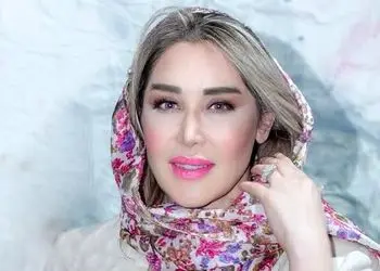 رنگ پرطرفدار امسال را به سبک مامان خانم جدید سینمای ایران ست کنید/ سارا منجزی پور با این استایل وایرال شد!