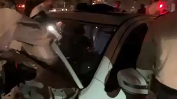 فیلم تصادف شدید خودروی شاهین با گاردریل در شیخ فضل الله + عکس 