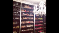 کمد لباس و کفش‌های بی‌انتهای بازیگر زن معروف شبیه فروشگاههای بزرگ !+عکس