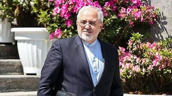 روایت ظریف از جنجال تندروها در کاشان و دلیل عدم کاندیداتوری‌اش/ تحریم انتخابات باعث حاکم شدن خالص‌سازان می‌شود 