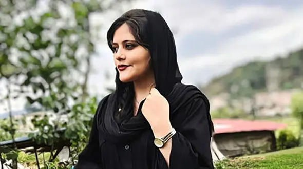 این عکس از مراسم چهلم مهسا امینی جهانی شد + عکس